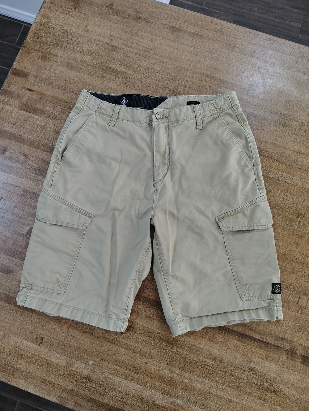 Volcom Men's Khaki Cargo Shorts Size 30